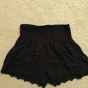 American Eagle flowy shorts